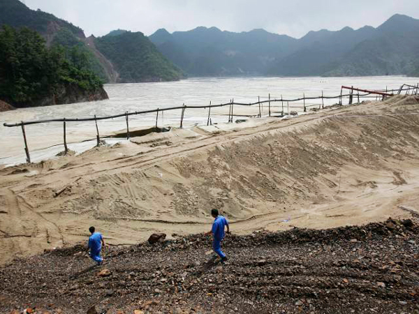 尾矿库在线安全监测